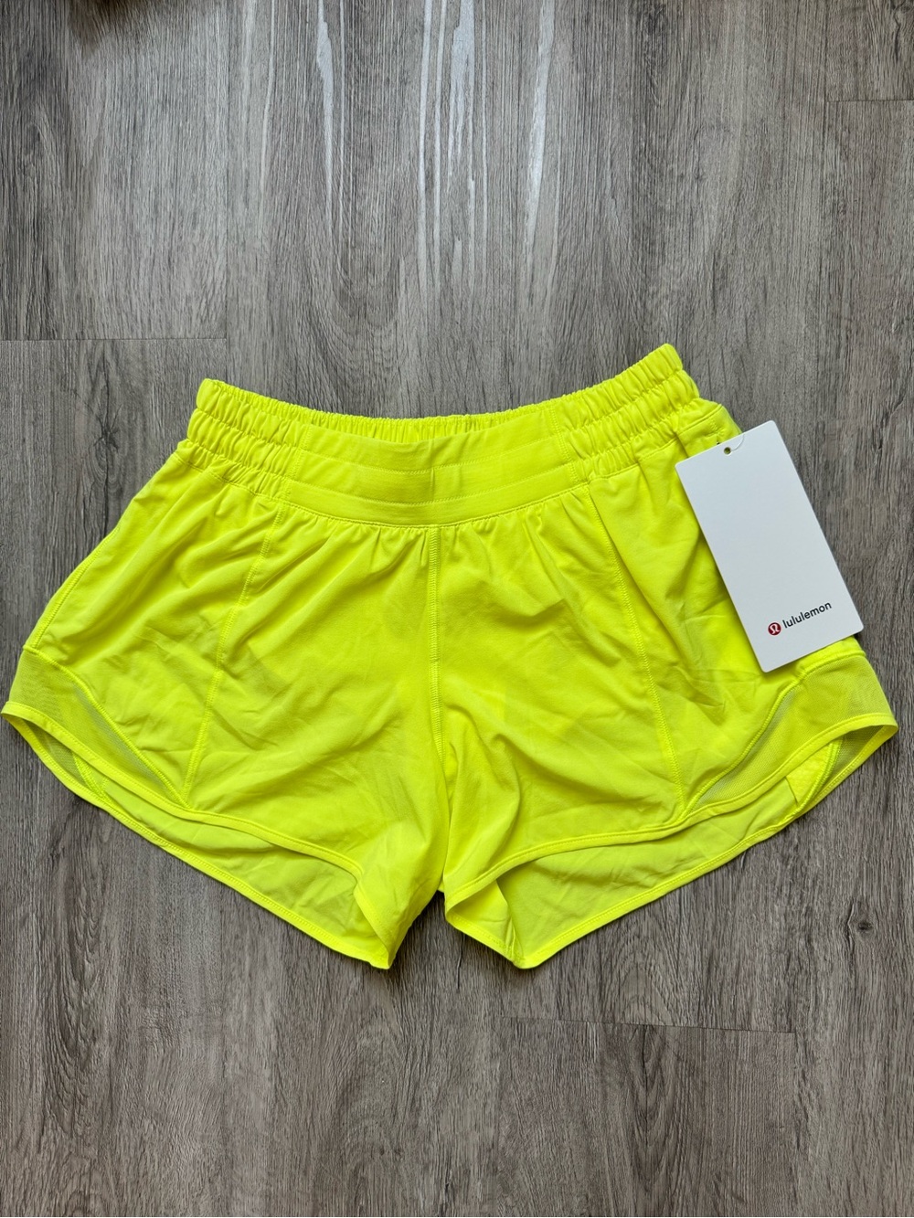 Lululemon Hotty Hot Low-Rise Short 4” Lined Size 6
